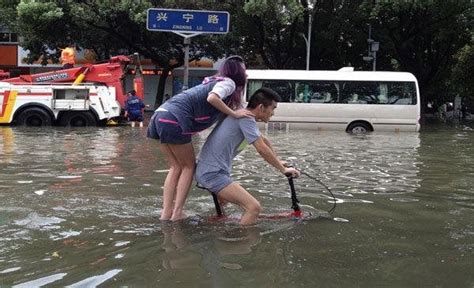 搞笑淹水